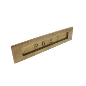 Briefplaat messing getrommeld rechthoekig met geveerde klep met tekst "POST" Intersteel 0011.400022 - Deurbeslag-en-meer.nl