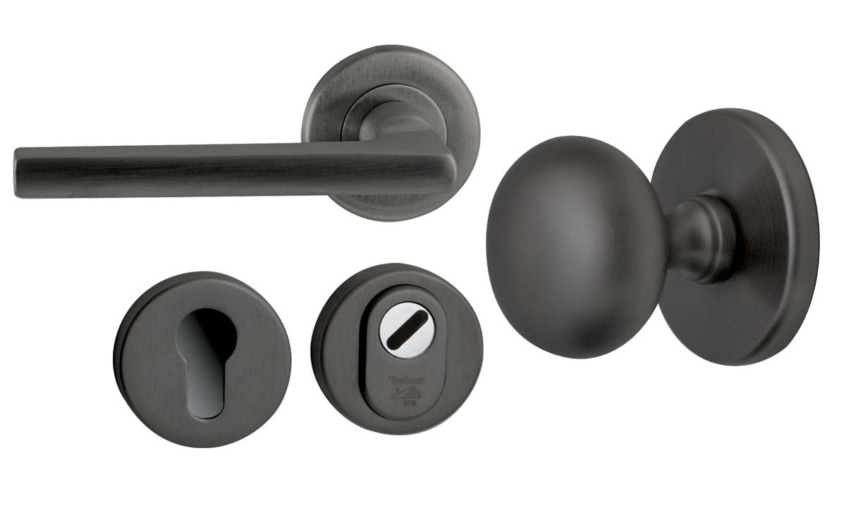 Voordeurset Iris+Sara PVD gun metal SKG3 links - Mariani V3224005L - Deurbeslag-en-meer.nl
